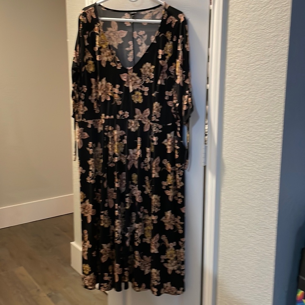 BLACK FLORAL STUDIO KNIT SKATER MIDI DRESS